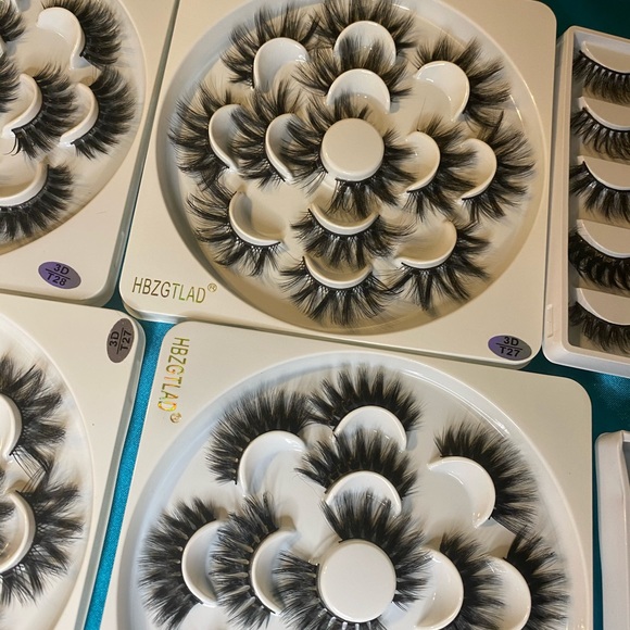 45 pairs of luxury lashes - Picture 6 of 6